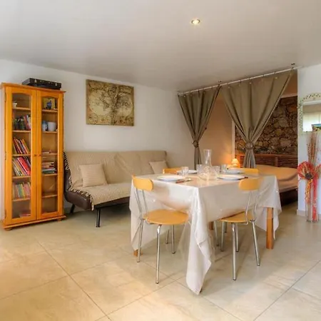 Confortable A Moltifao, Vue Sur Montagne, 50 M² Moltifao