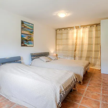 De 2 Avec Jardin Amenage Et Wifi A Appartement
