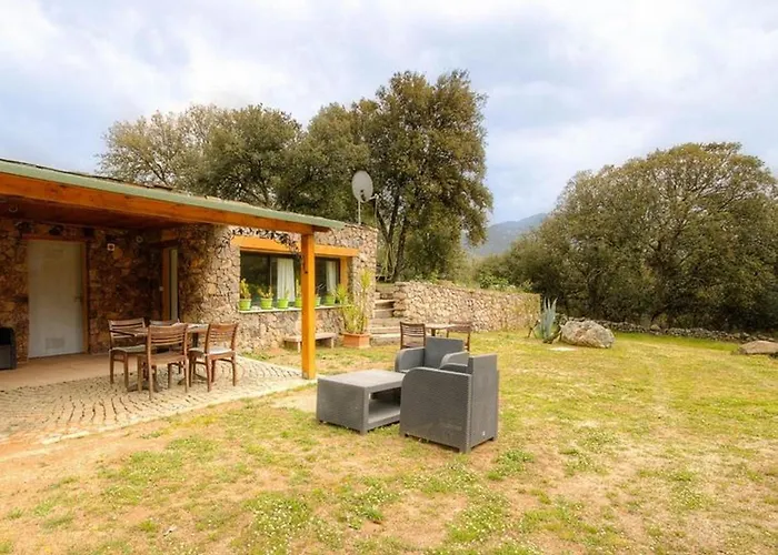 Confortable A Moltifao, Vue Sur Montagne, 50 M² Moltifao